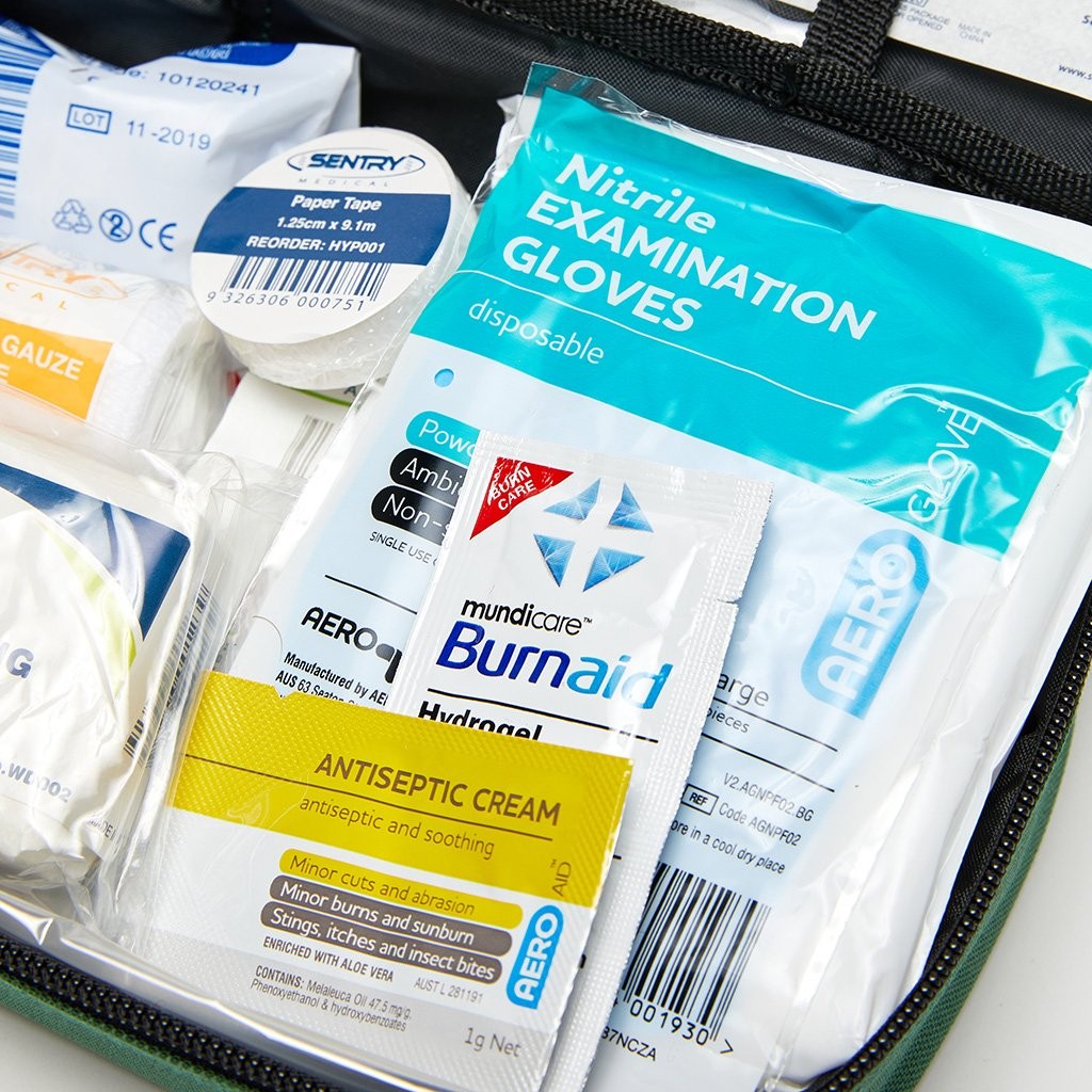 LOW RISK WORKPLACE FIRST AID KIT