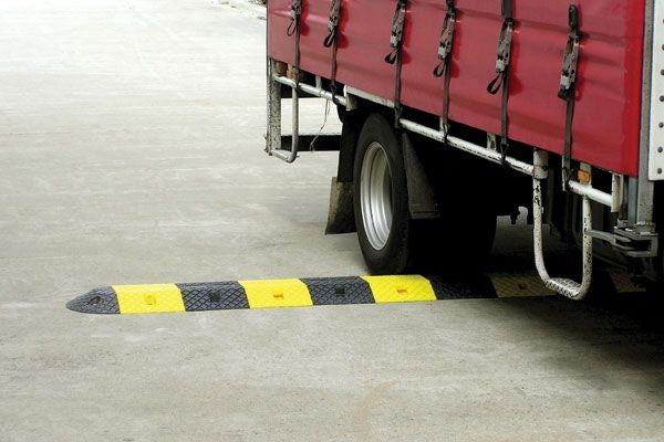 COMPLIANCE SPEED HUMP END PER PAIR - LLDPE - BLACK